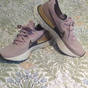Nike Women's Lavender and Gold Sneakers